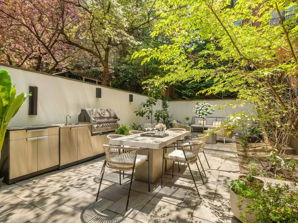 520 East 89th Street image 3 of 39