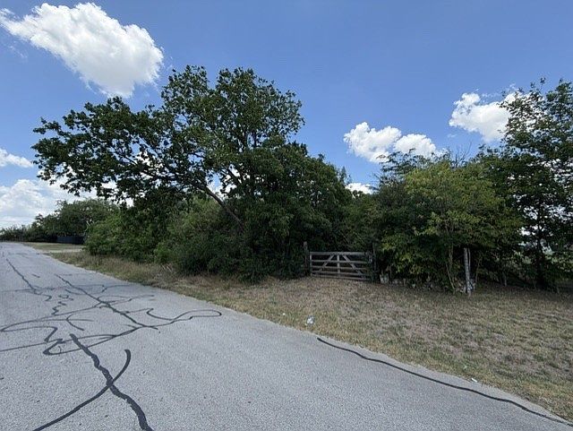2nd image of 2116 Castleberry Cut Off Rd