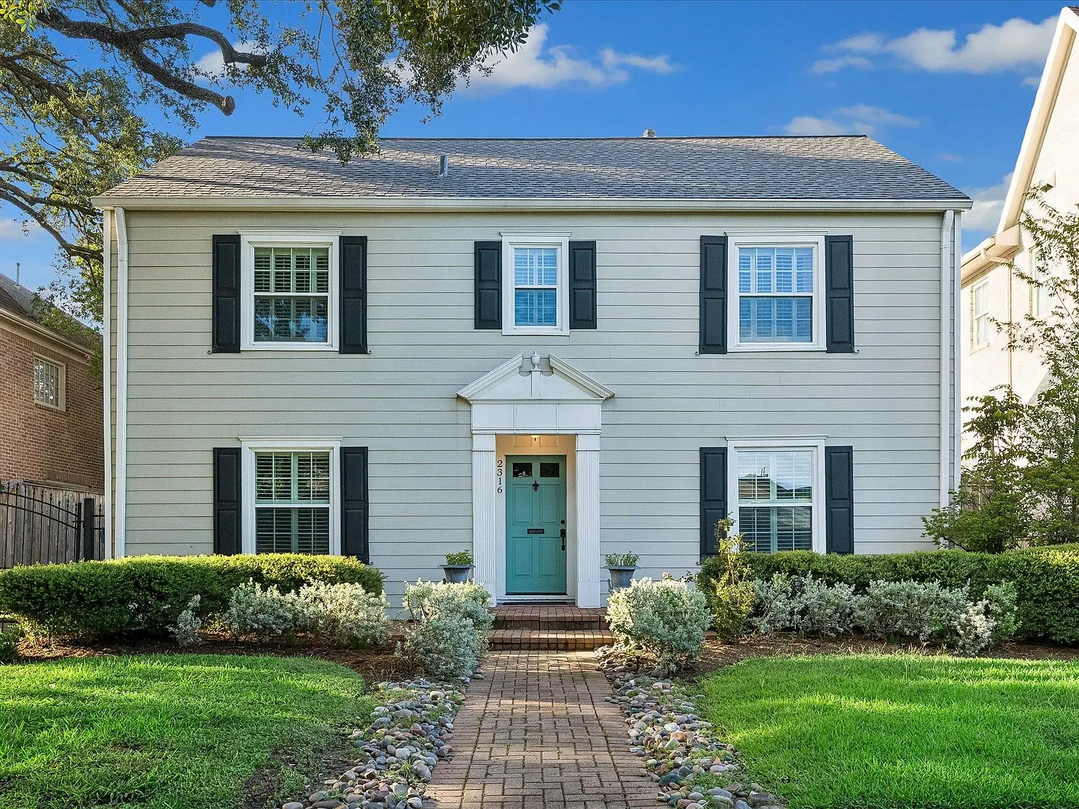 3 bed, 2.5 bath, 2253 sqft, $5,600 — Photo 2