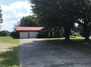 1076 Airport Rd, Livingston, TN 38570