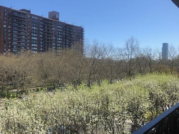 4th image of 382 Central Park W APT 4X