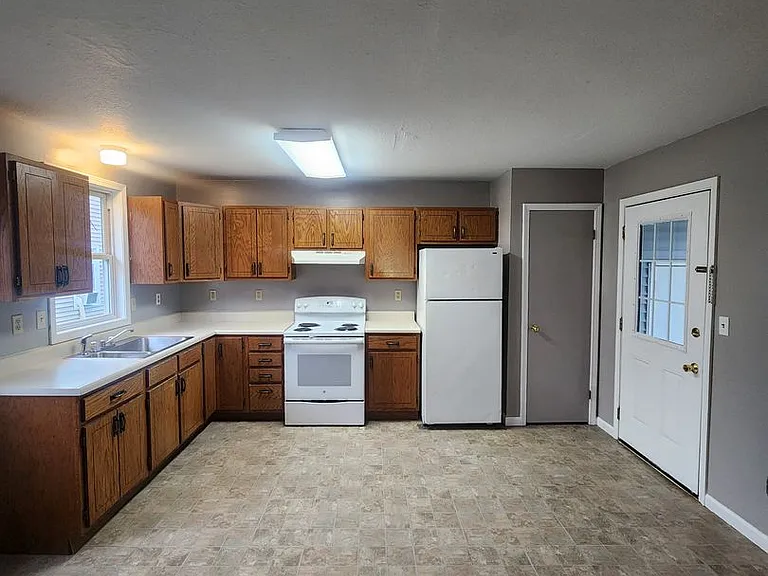 1151 Johnson Ave — Photo 9