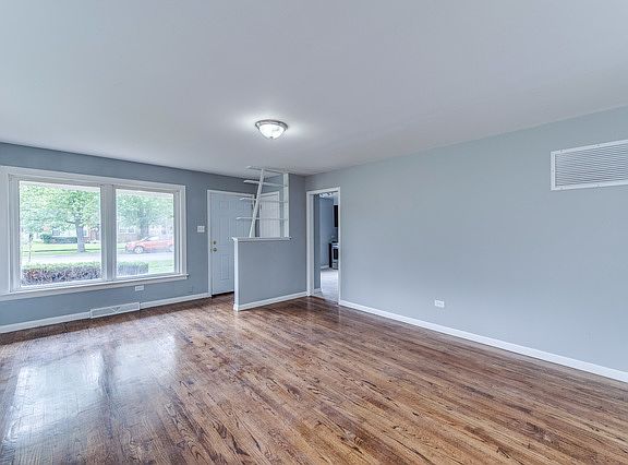 5th image of 14805 Michigan Ave