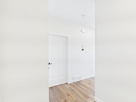 2nd image of 117 Hilton Cv
