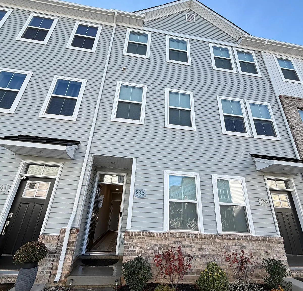 3 bed, $5,400 — Photo 3