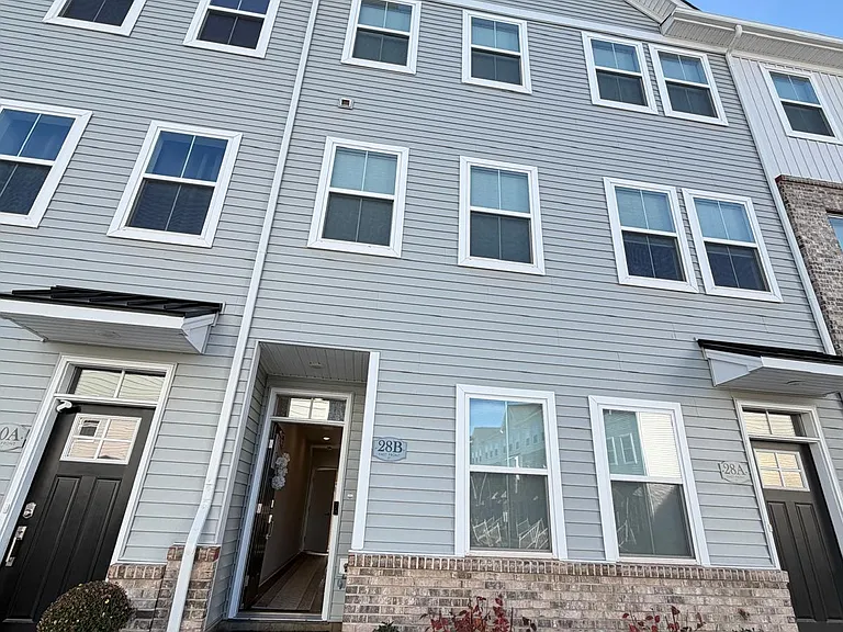 28B E Front St — Photo 3