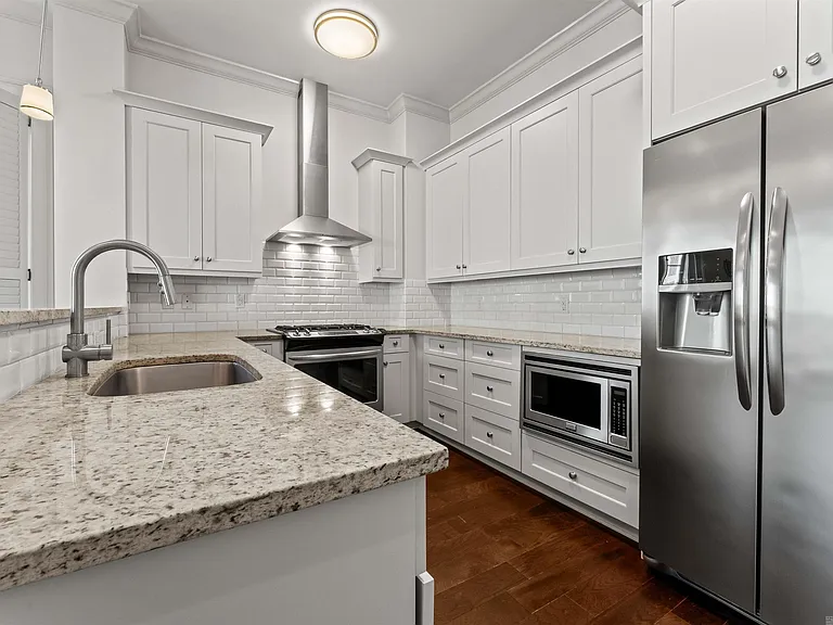 8201 Village Plaza Ct — Photo 9