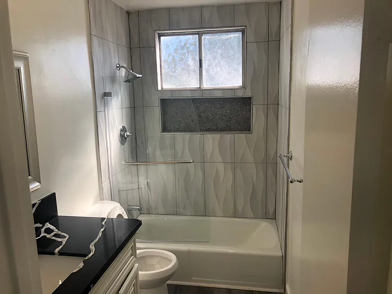 807 N Alfred St #2 — Photo 10