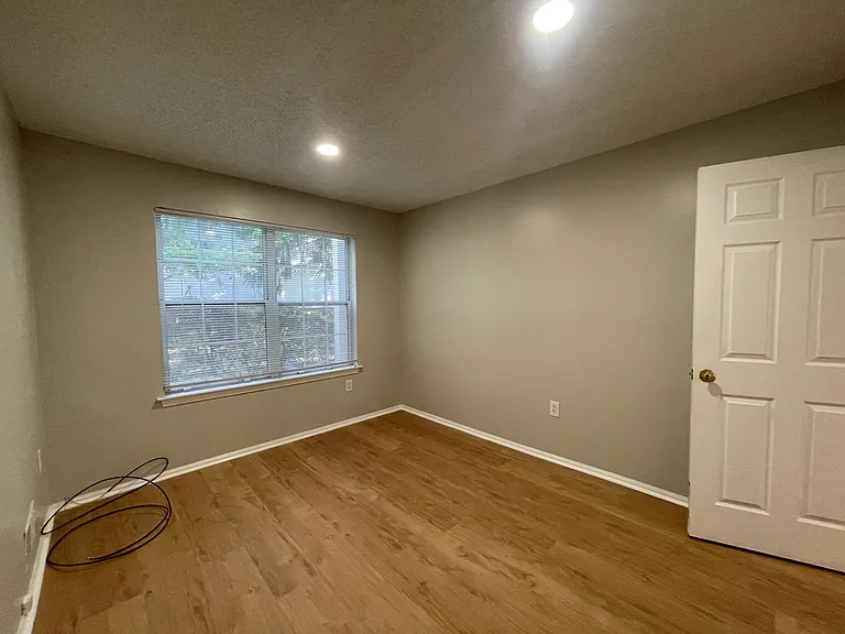 56 Edward Dr — Photo 9