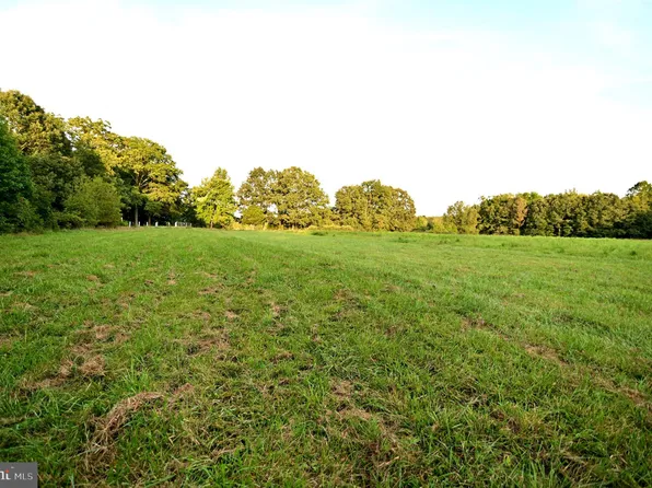 Cues Favorite Pl, Waldorf, MD 20602