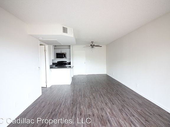4th image of 1725 Grismer Ave APT 107