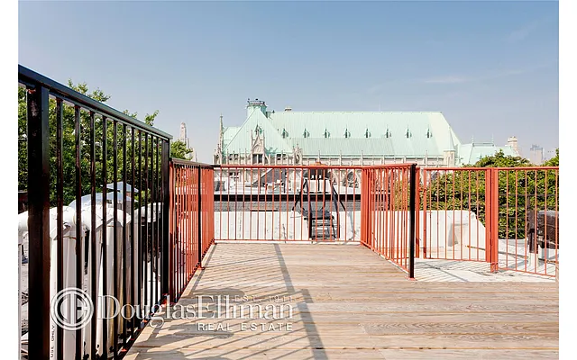 Sold by Douglas Elliman | media 14