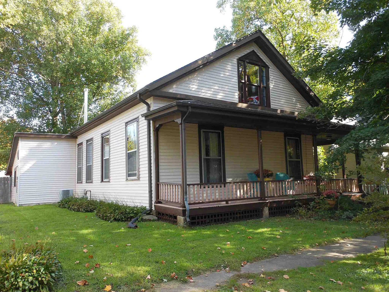 610 4th St photo 1