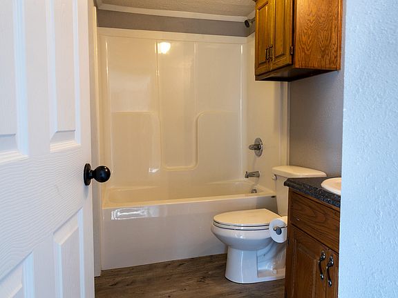 5th image of 526 S Pine St