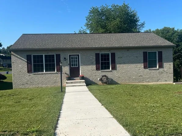 3040 Liverpool Ct, Chambersburg, PA 17201