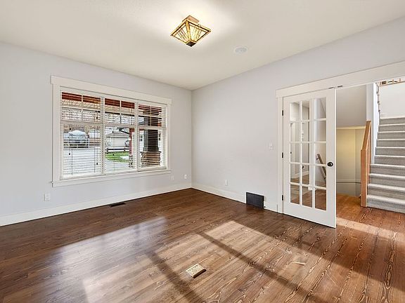 4th image of 1990 Kechika St