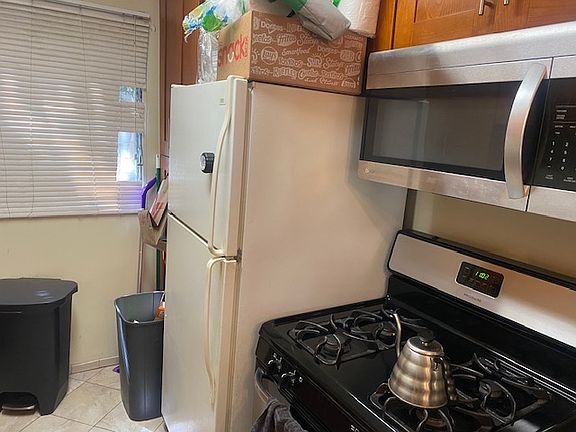 5th image of 3705 Westwood Blvd #6
