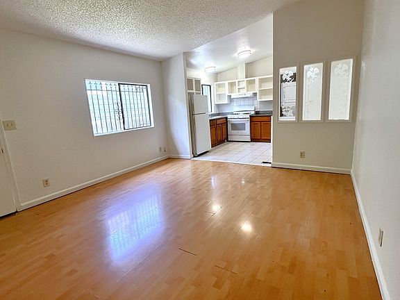 4th image of 716 Sycamore St #716