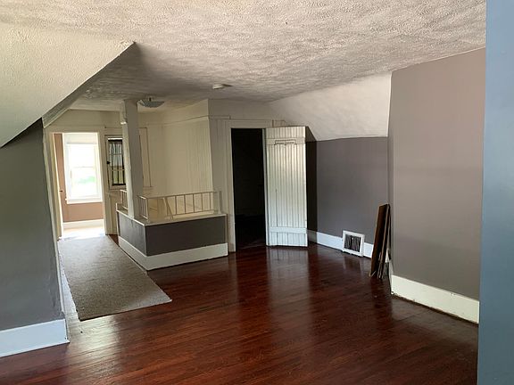 4th image of 3511 Burt St