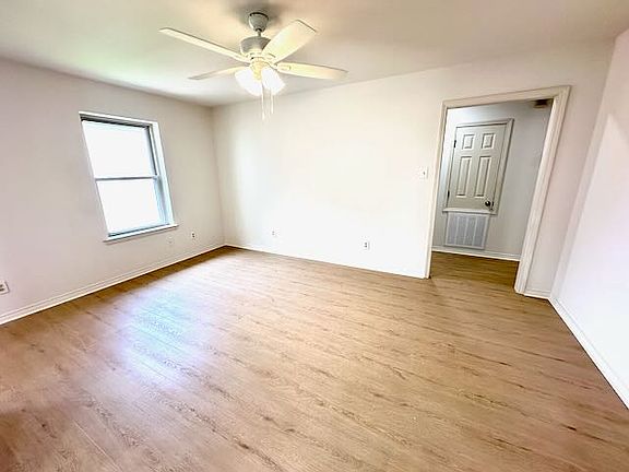 3rd image of 1020 Audubon St #1024