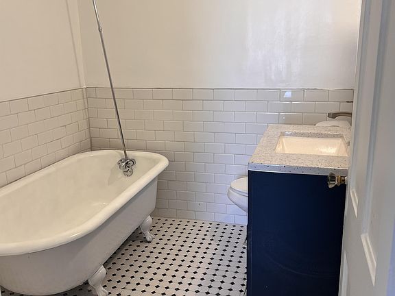 4th image of 2849 C St