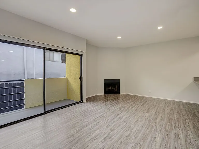 711 N. Sweetzer Ave — Photo 19