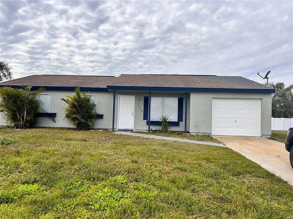 3 bed, 2.0 bath, 1176 sqft, $1,800 — Photo 1