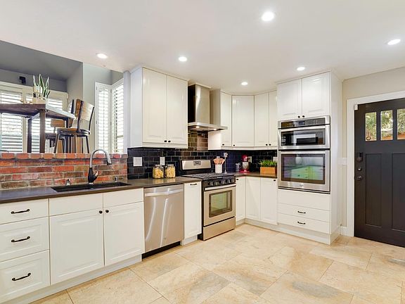 3rd image of 419 Avenue Del Ora
