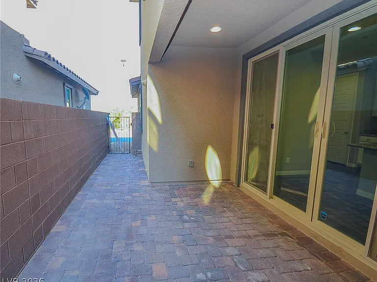 541 Tokopah Falls St — Photo 12