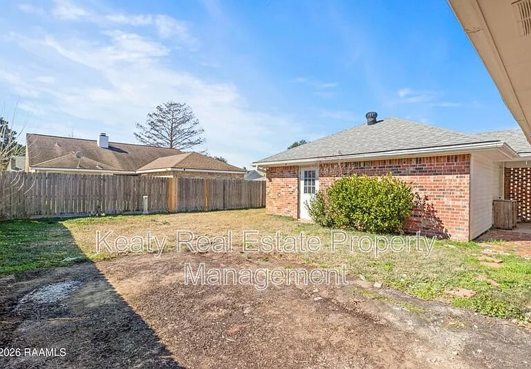 313 Wallingsford Cir — Photo 25