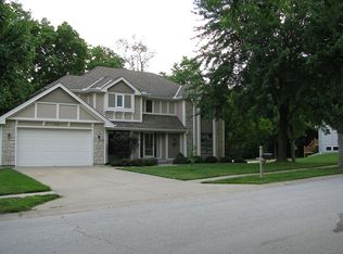 7701 N Lucerne Ct, Kansas City, MO 64151