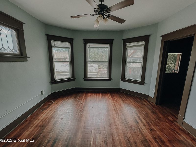 5th image of 714 Beaver Street