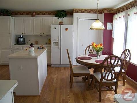 3rd image of 32814 Kelly Blvd #5