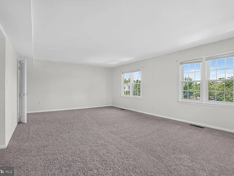 9457 Jenerio Ct — Photo 5