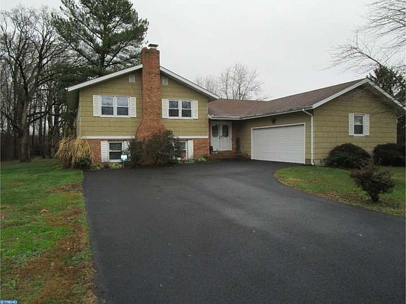 2nd image of 95 Hickory Dale Dr