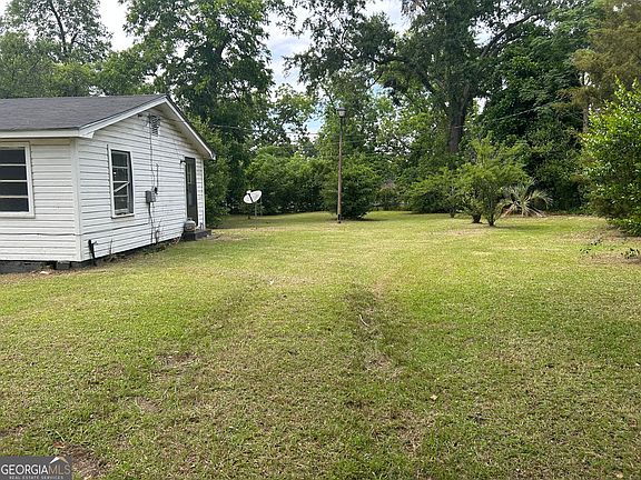 4th image of 710 W 17th Ave
