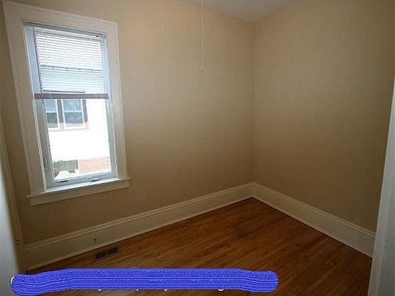 3rd image of 2614 University Ave NE Unit 1