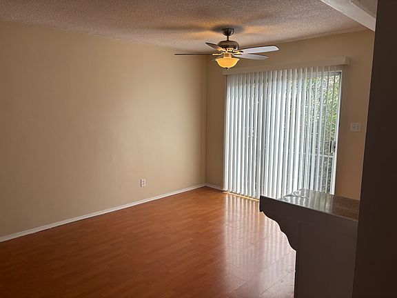 5th image of 1524 Manhattan Beach Blvd APT D