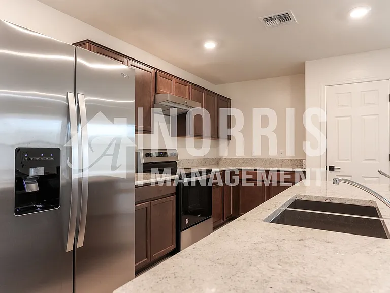 2897 N Rosewood Ln — Photo 9