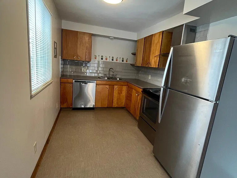 518 W 6th Ave #6 — Photo 1