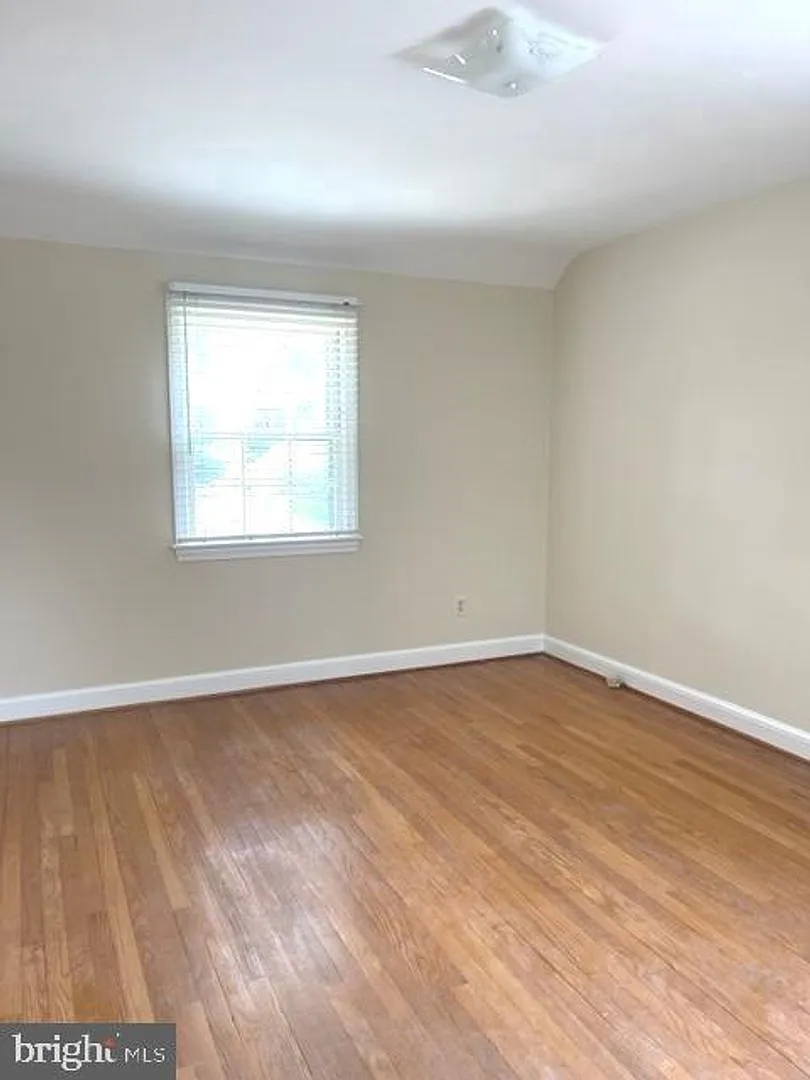 Charming Colonial In Kensington Close To Nih Joint Base Bethesda — Photo 4