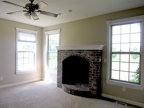 3rd image of 5134 Florence Ln