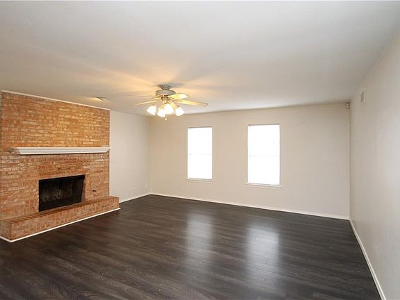 3rd image of 6810 Shadywood Dr