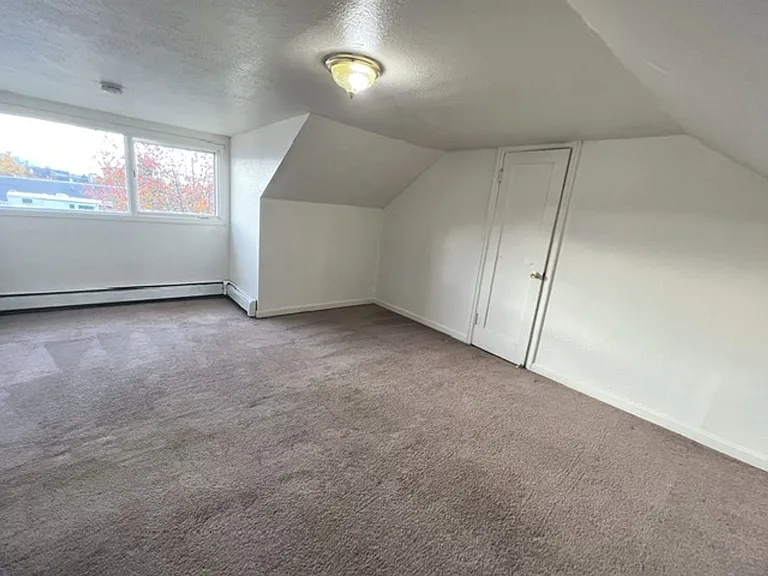 1335 Hyder St — Photo 90