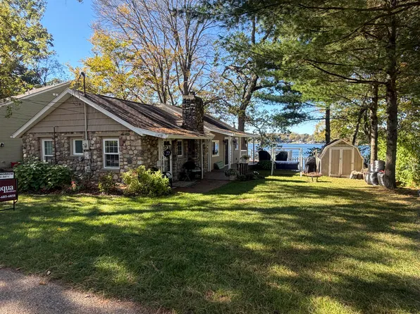 11478 Handy Ln, Plainwell, MI 49080
