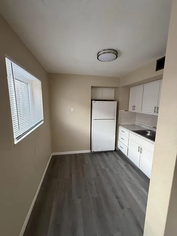 6327 S Grand Blvd, apt 1e — Photo 2