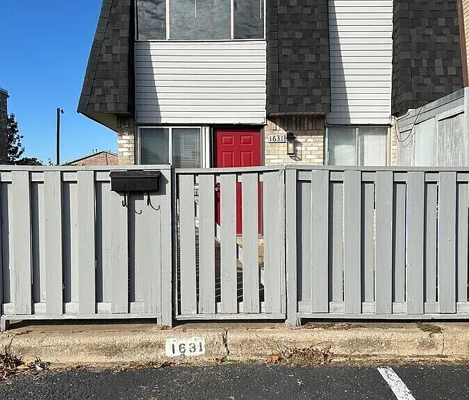 1631 Glenn Bo Dr — Photo 1