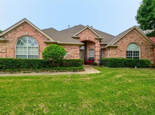 1216 Woodvale Dr, Bedford, TX 76021