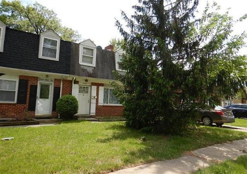 2nd image of 1659 Wentworth Ave