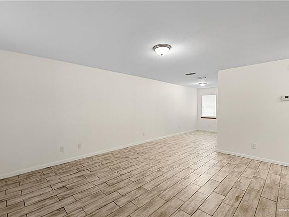 5th image of 2109 Date Palm Ave
